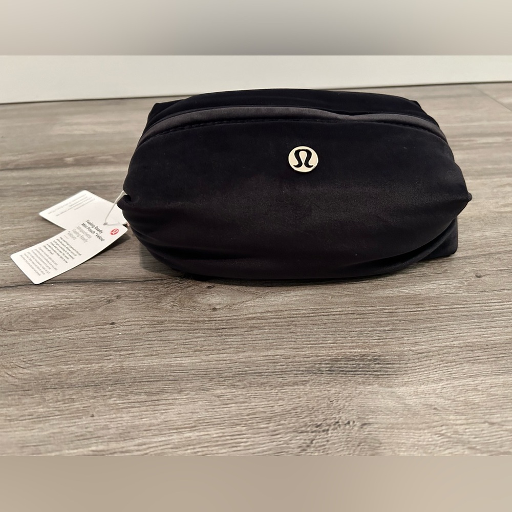 NWT Lululemon Feeling Ready *Mini Velour Pouch Black